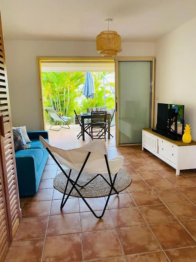 Maison Mitoyenne , Piscine,Citerne, Jardin, Parking, Plage Le Gosier  Apartment