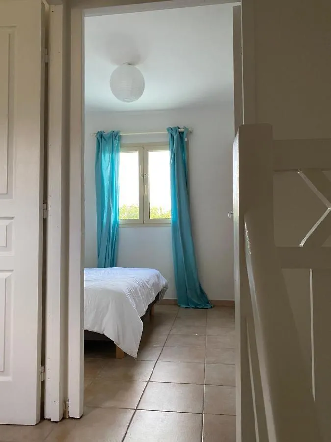 Maison Mitoyenne , Piscine,Citerne, Jardin, Parking, Plage Le Gosier  Apartment Le Gosier (Grande-Terre)