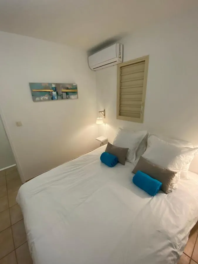 Maison mitoyenne , piscine,Citerne, jardin, parking, plage Le Gosier  Le Gosier (Grande-Terre)