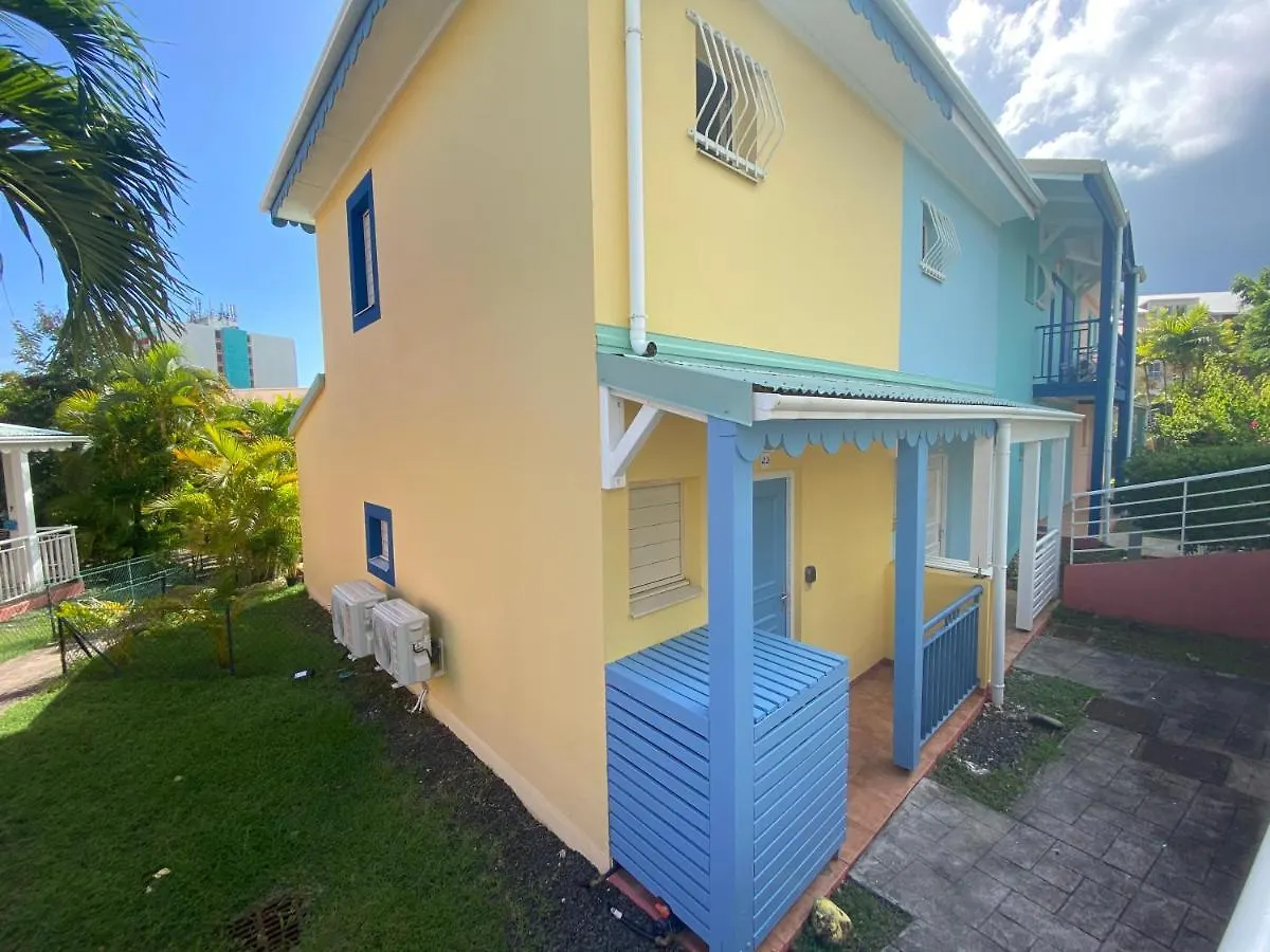 Maison mitoyenne , piscine,Citerne, jardin, parking, plage Le Gosier  Appartement Le Gosier (Grande-Terre)