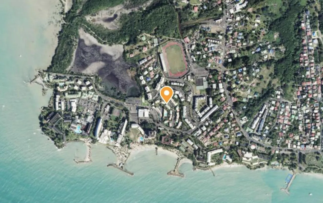 Maison mitoyenne , piscine,Citerne, jardin, parking, plage Le Gosier  0*, Le Gosier (Grande-Terre) Guadeloupe